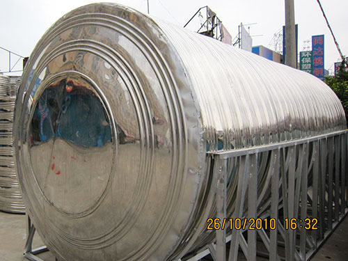 大型臥式保溫水箱 大型臥式保溫水箱